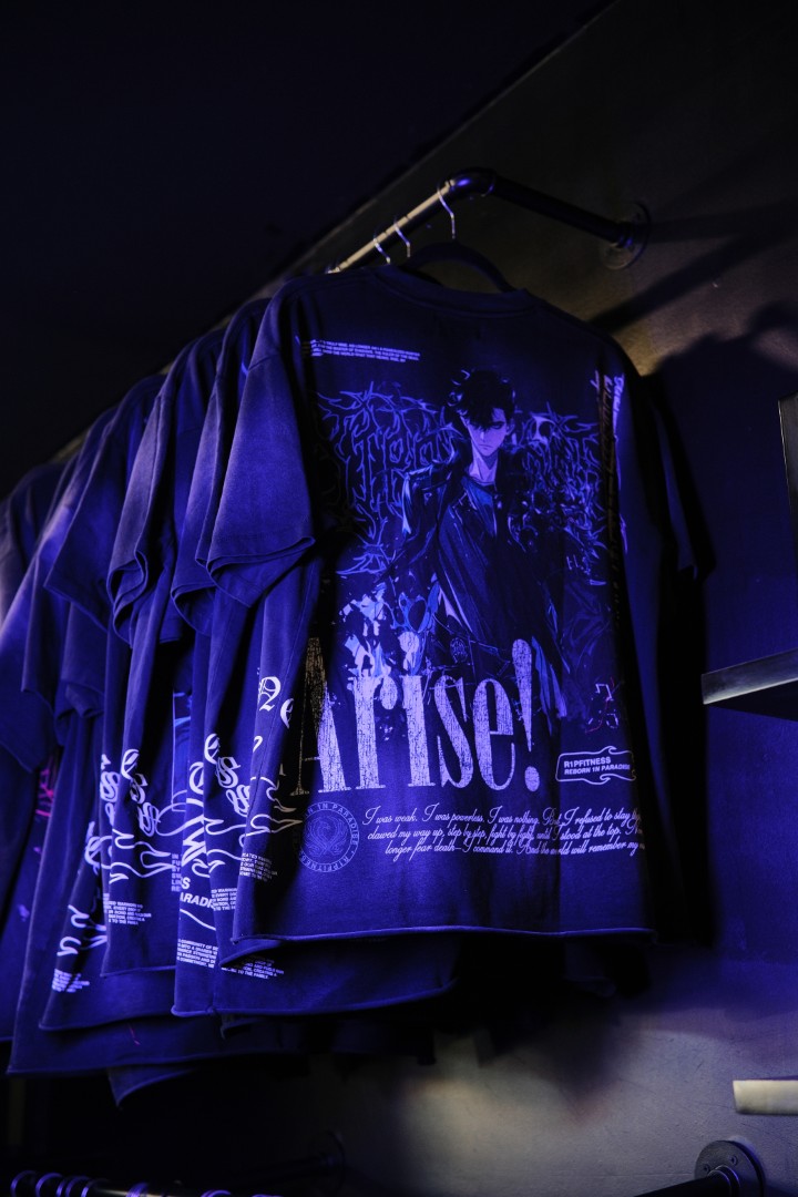Solo Leveling “Arise” Vintage Wash Oversized Tee